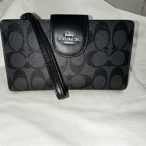 Coach Phone Wallet In Signature Canvas - Picture 8 of 9